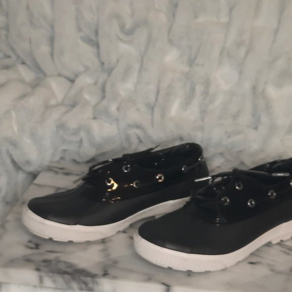 Michael Kors Women's Hyde Lace Up black patentsneaker - Picture 1 of 4